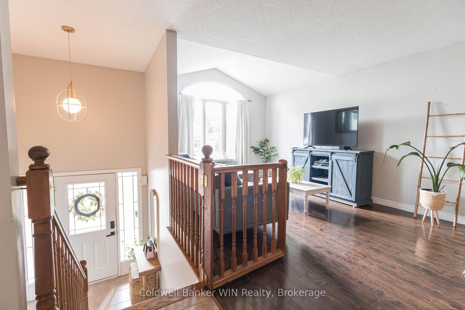 114 Bellamy Crescent • Centre Wellington, ON photo 5