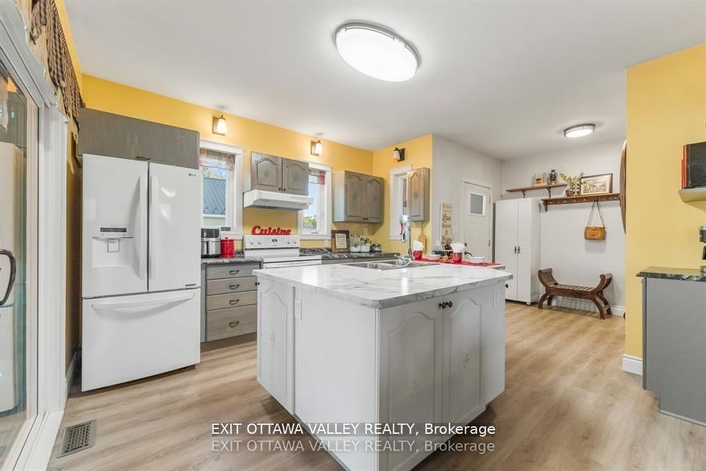 44 Lacroix Bay Road • Westmeath, ON photo 16