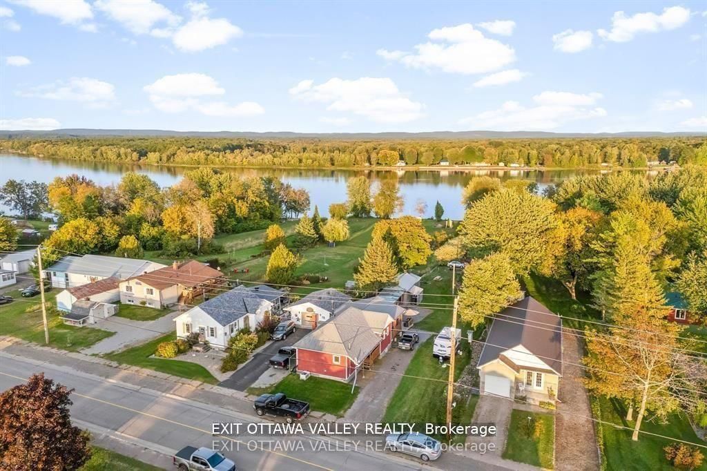 44 Lacroix Bay Road • Westmeath, ON photo 3