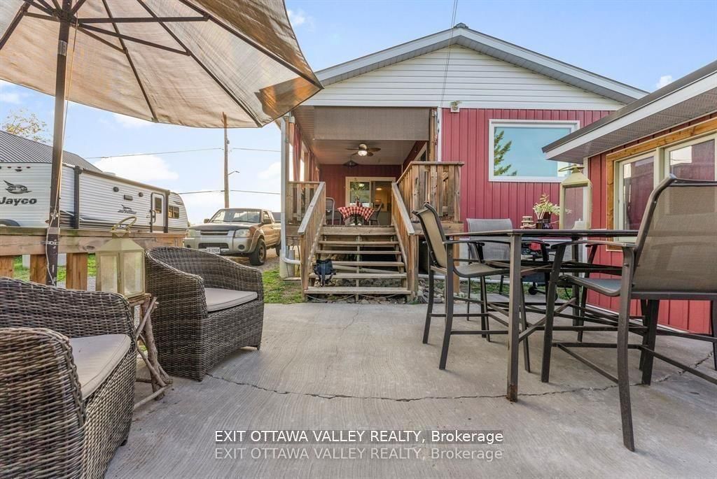 44 Lacroix Bay Road • Westmeath, ON photo 4