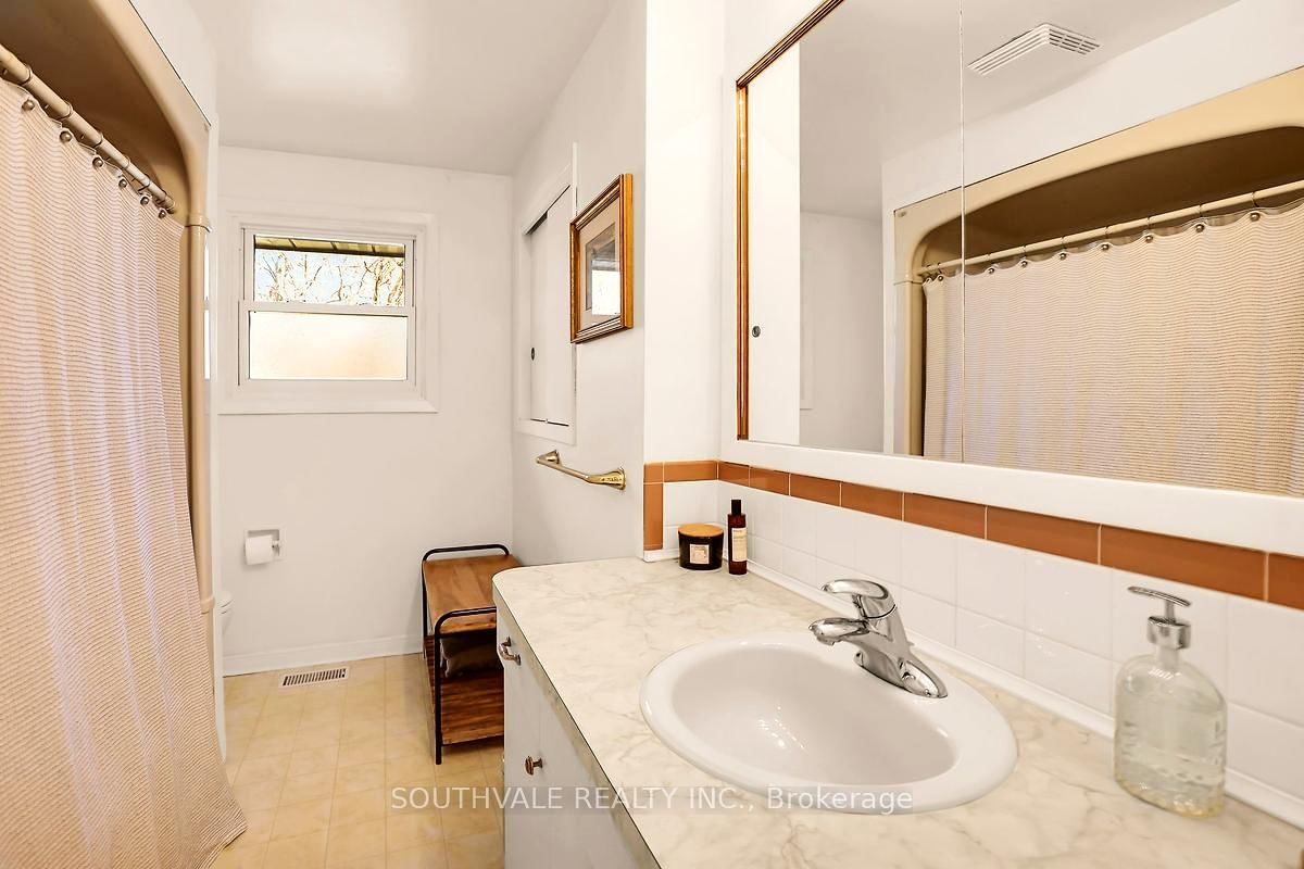 305 Centre Street • Niagara-on-the-Lake, ON photo 13