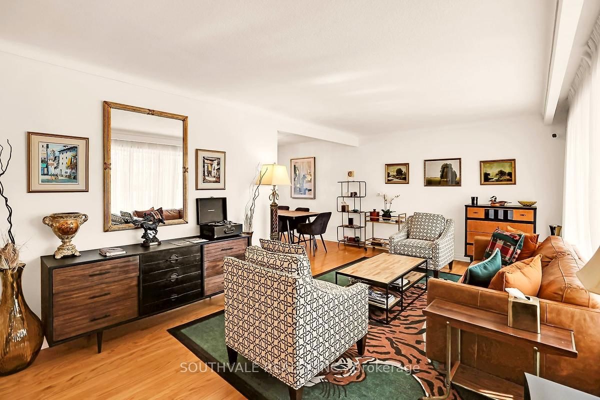 305 Centre Street • Niagara-on-the-Lake, ON photo 2