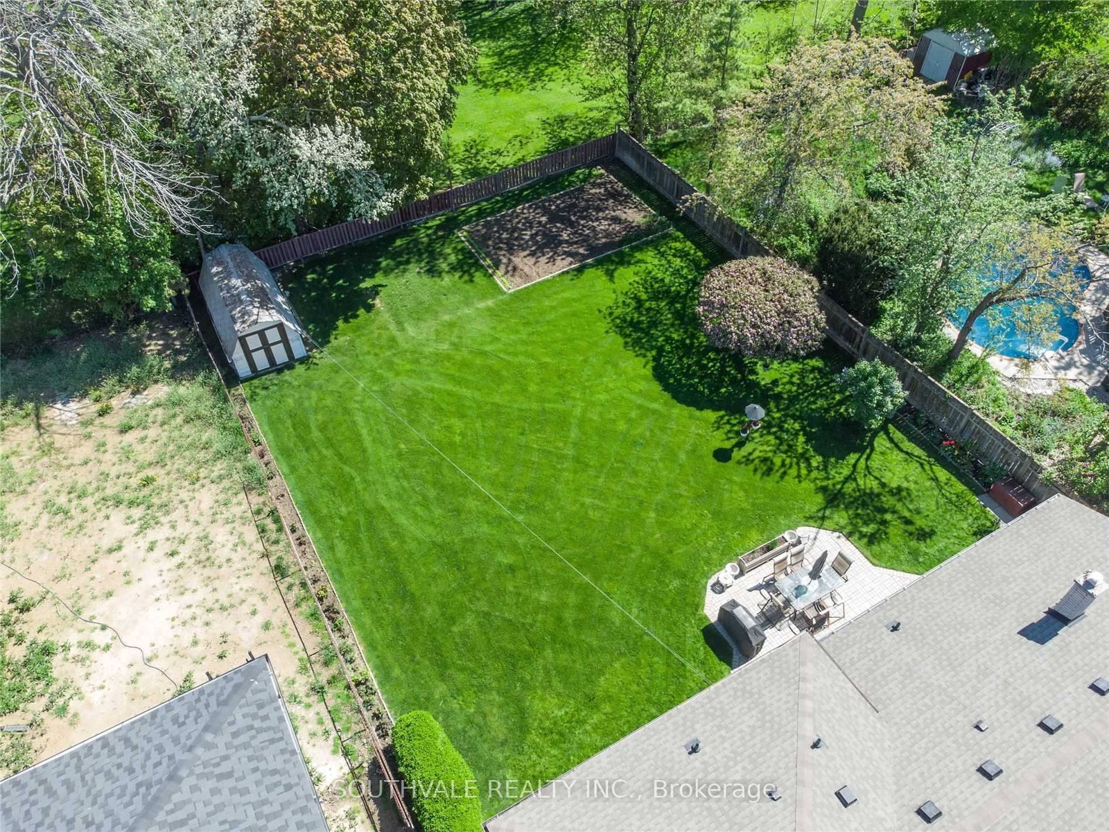 305 Centre Street • Niagara-on-the-Lake, ON photo 26