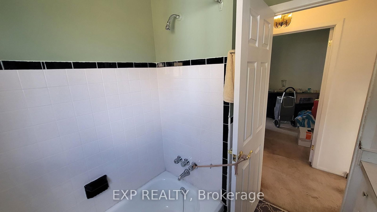 1747 Heron Road • Ottawa, ON photo 10