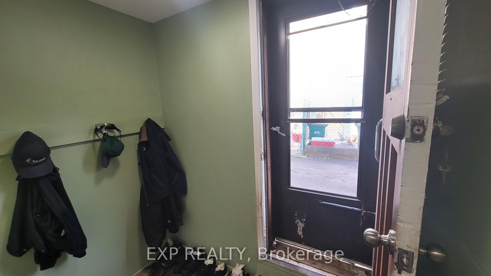 1747 Heron Road • Ottawa, ON photo 18