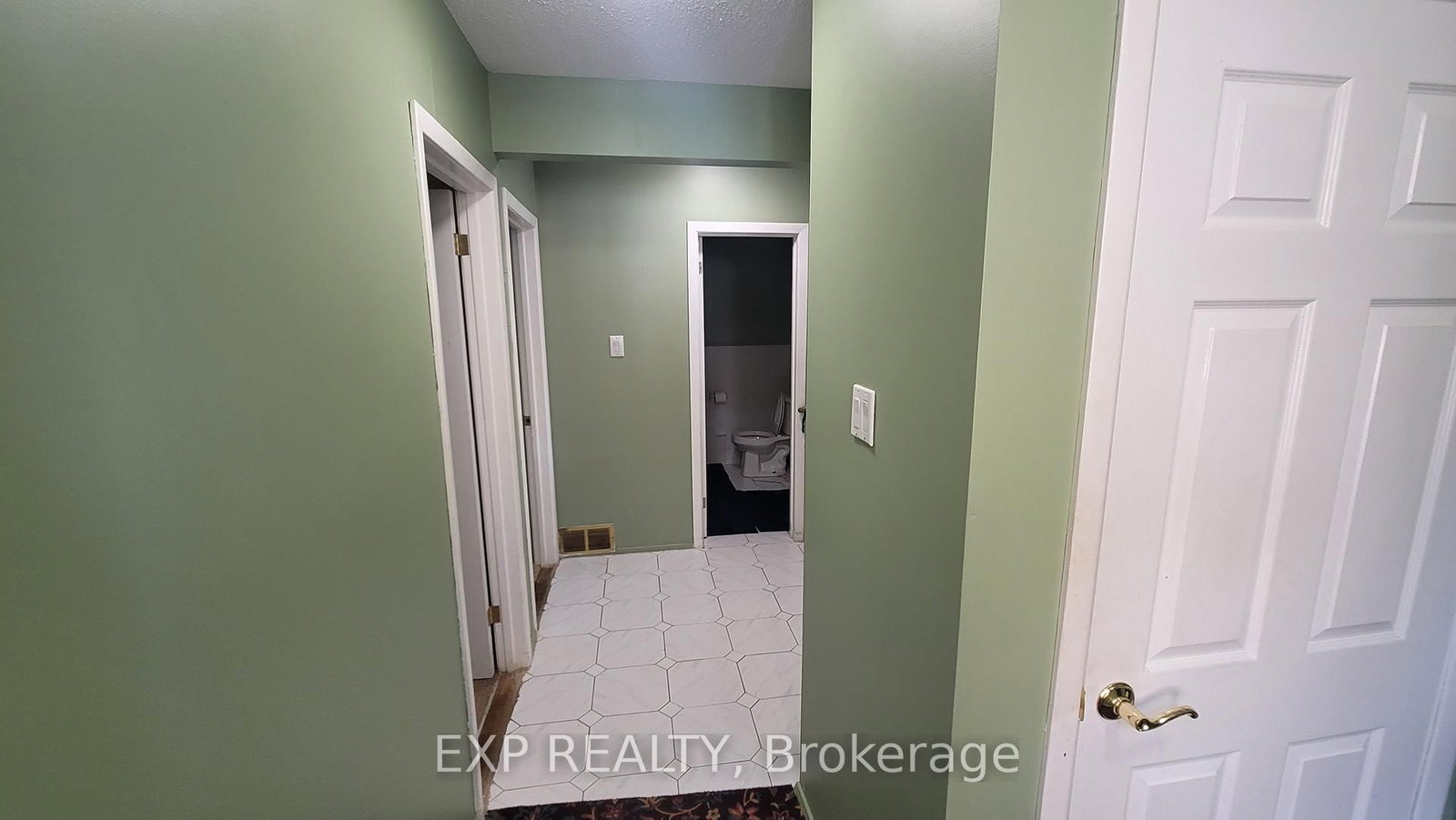 1747 Heron Road • Ottawa, ON photo 19