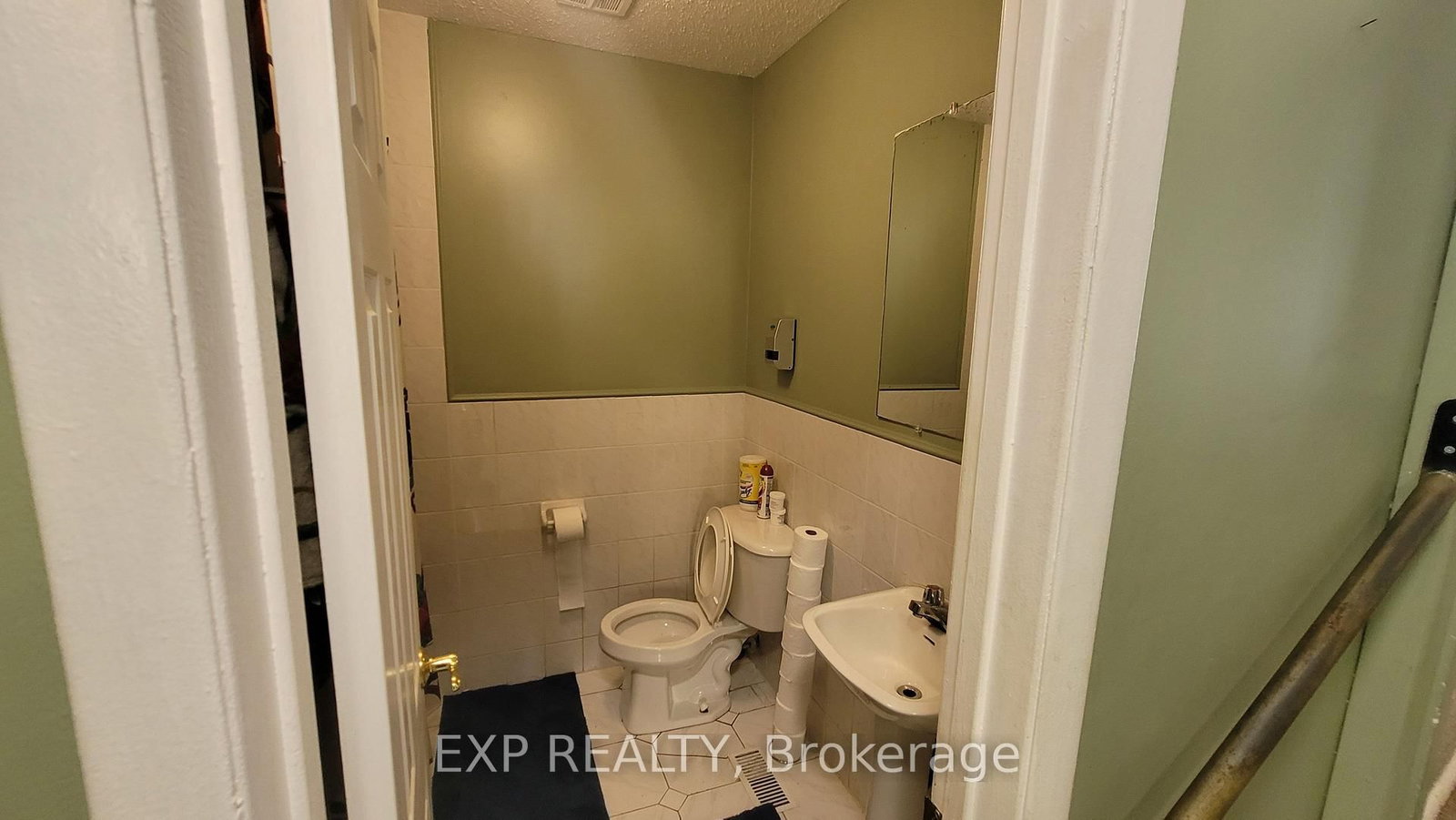 1747 Heron Road • Ottawa, ON photo 21