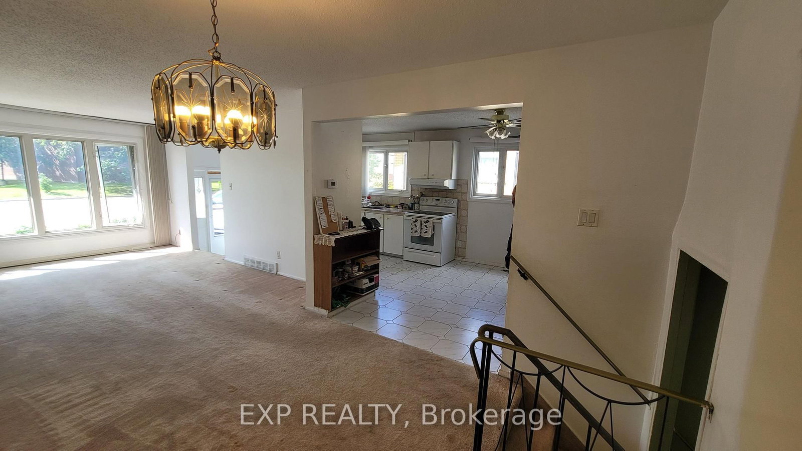 1747 Heron Road • Ottawa, ON photo 6