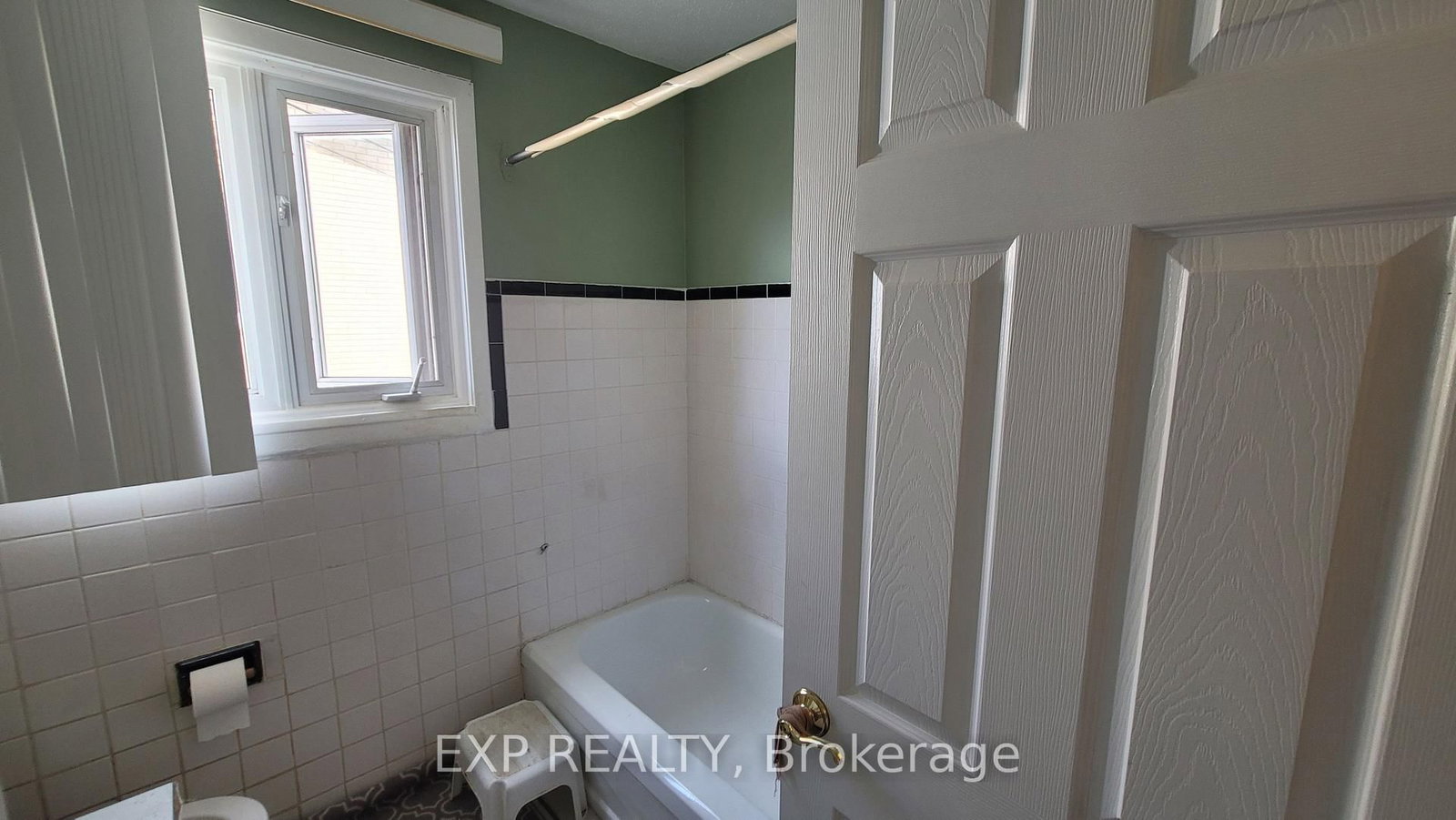 1747 Heron Road • Ottawa, ON photo 9