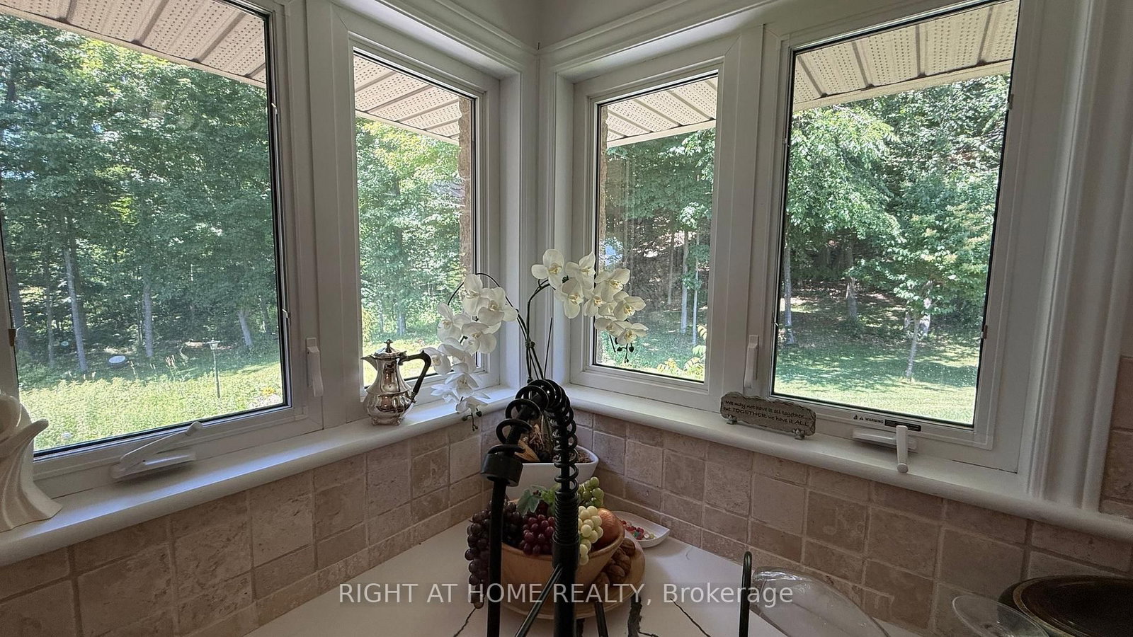 1453 MILLENIUM Court • Kingston, ON photo 11
