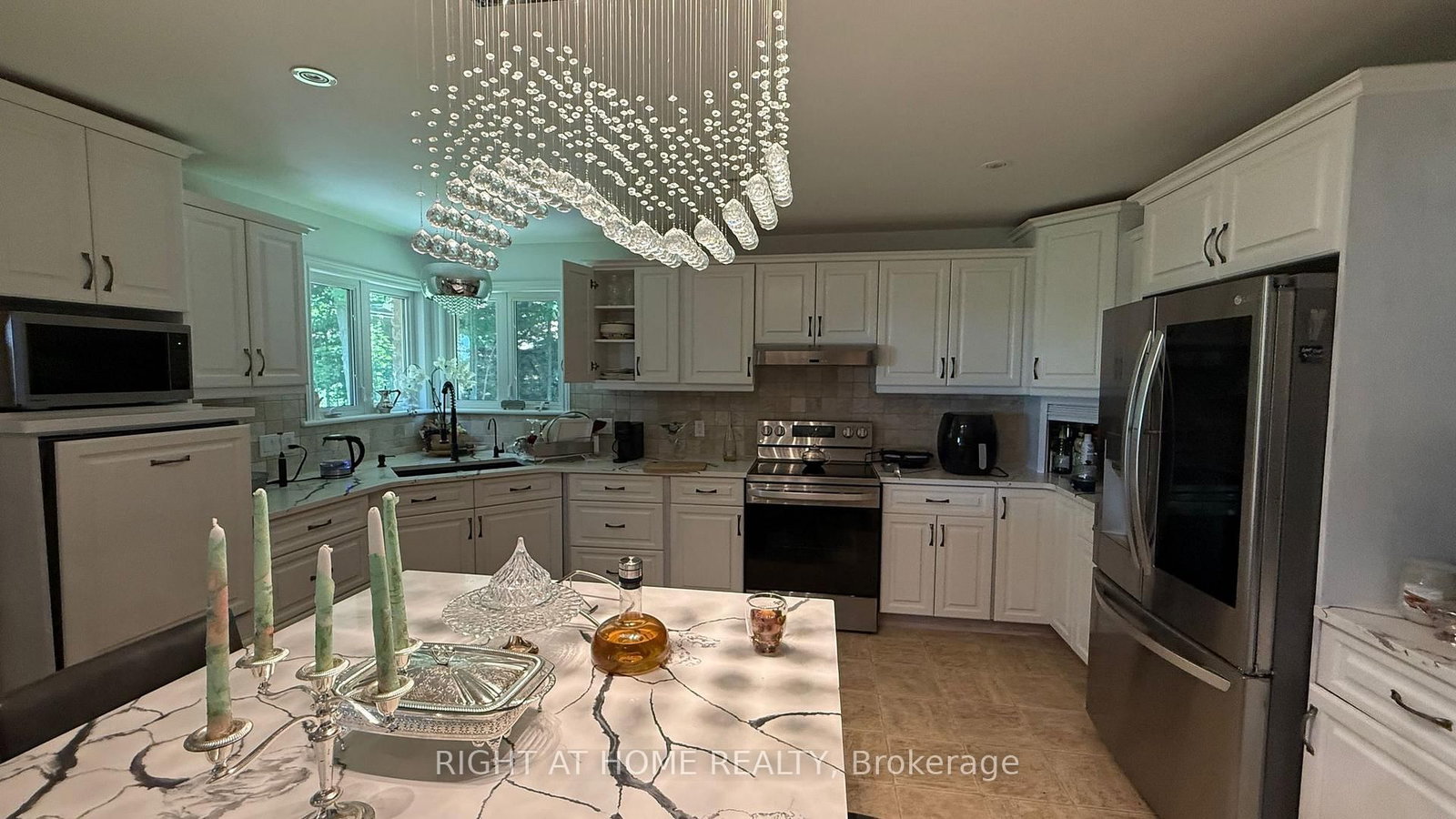 1453 MILLENIUM Court • Kingston, ON photo 12