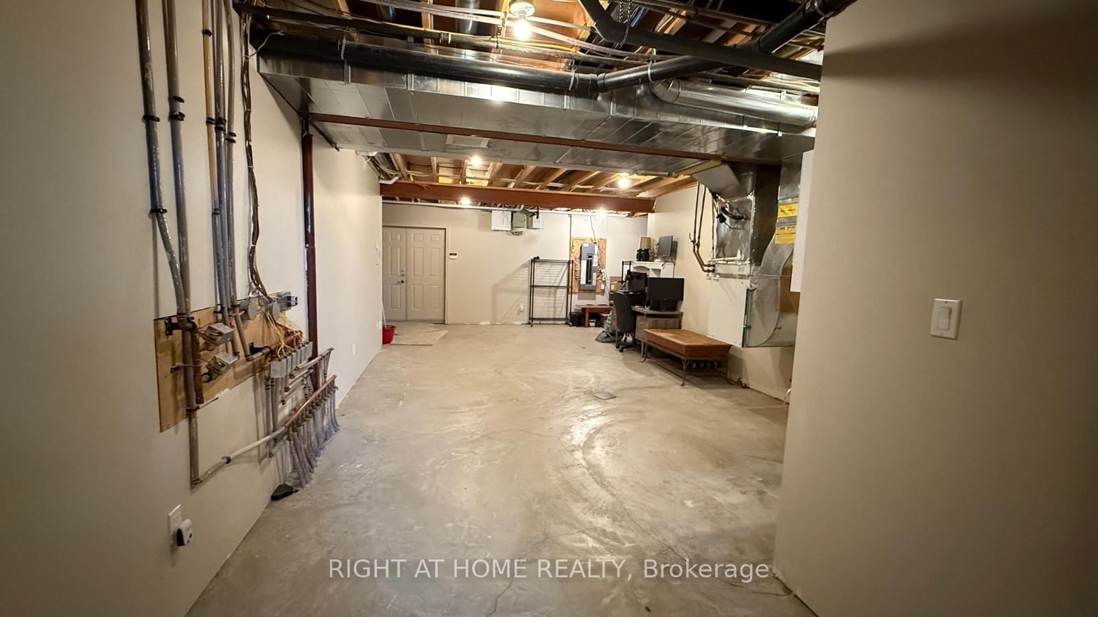 1453 MILLENIUM Court • Kingston, ON photo 37