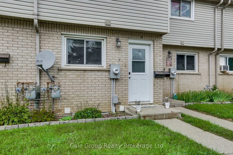 9 - 105 Springbank Avenue E