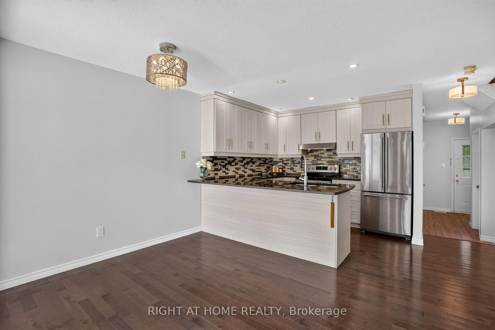 32 Saffron Court • Ottawa, ON photo 11