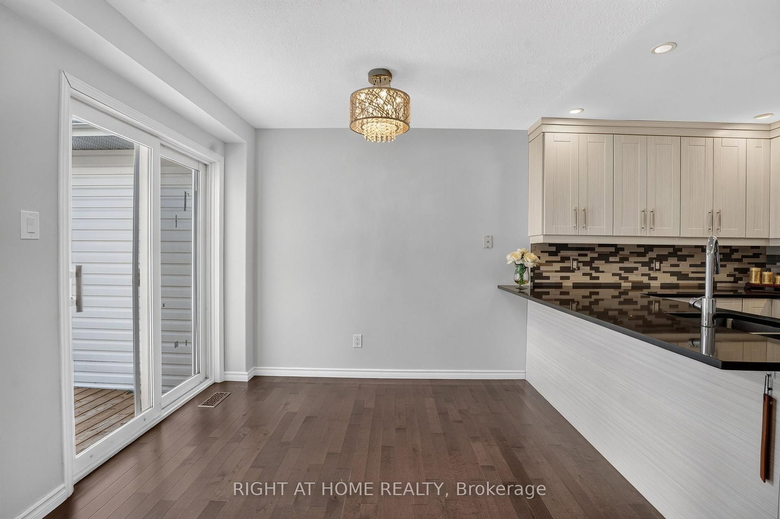 32 Saffron Court • Ottawa, ON photo 12