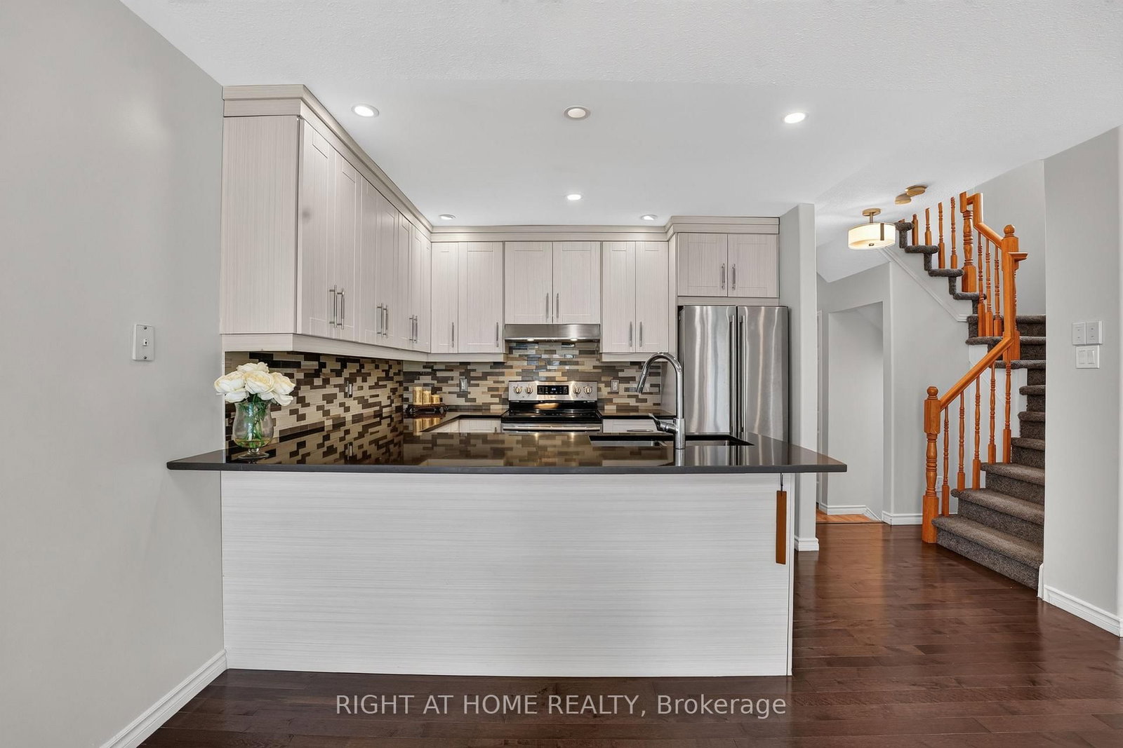 32 Saffron Court • Ottawa, ON photo 14