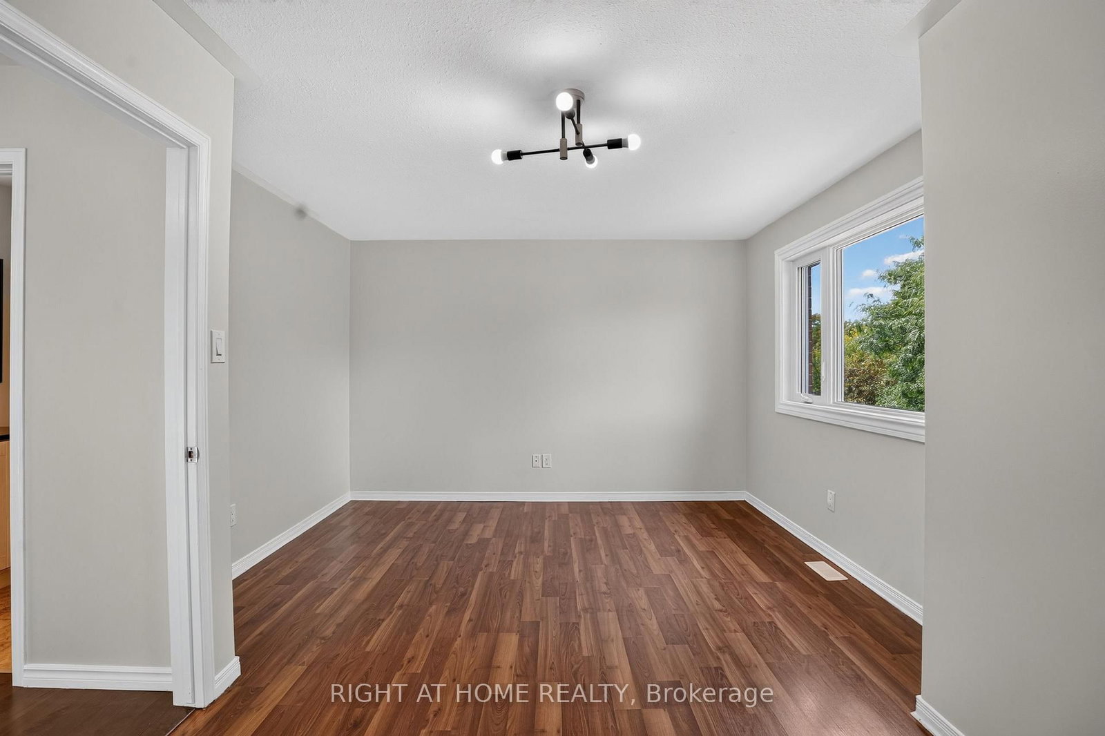 32 Saffron Court • Ottawa, ON photo 20