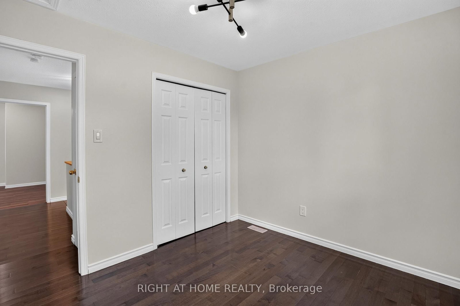 32 Saffron Court • Ottawa, ON photo 26