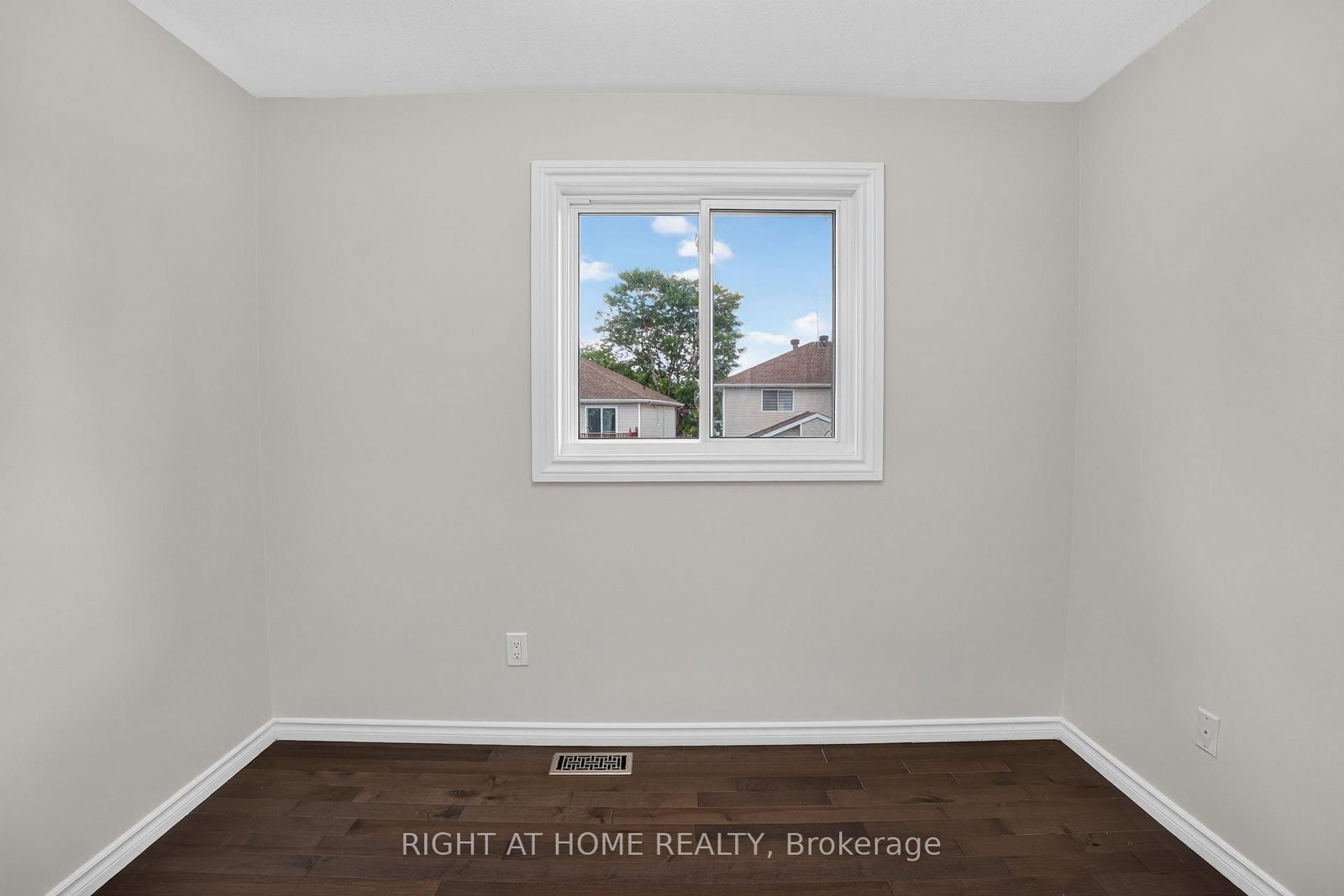 32 Saffron Court • Ottawa, ON photo 29