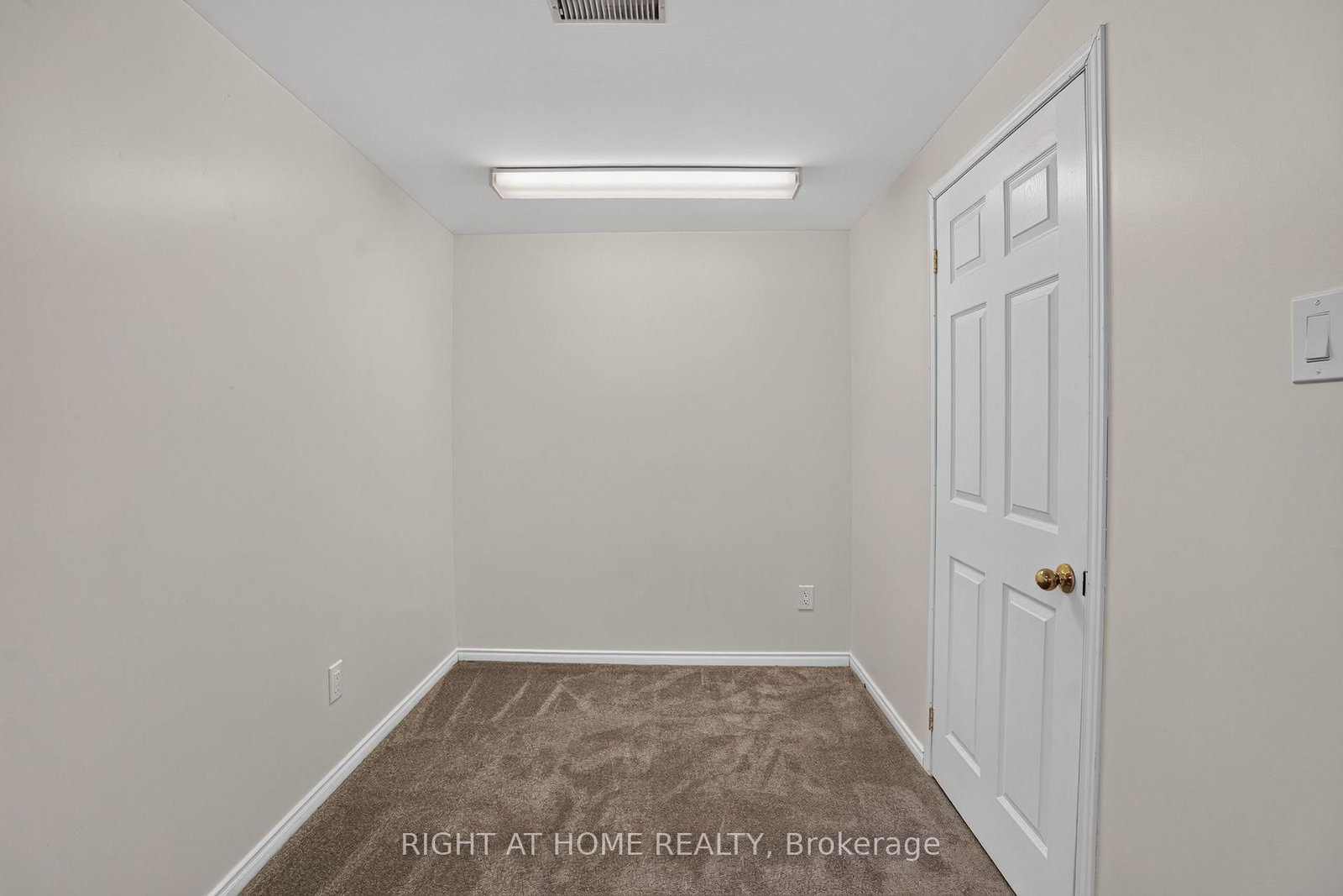 32 Saffron Court • Ottawa, ON photo 34