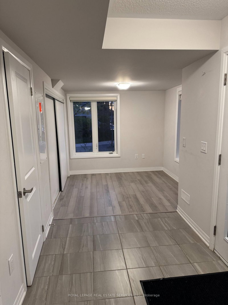 1110 - 585 Colborne Street