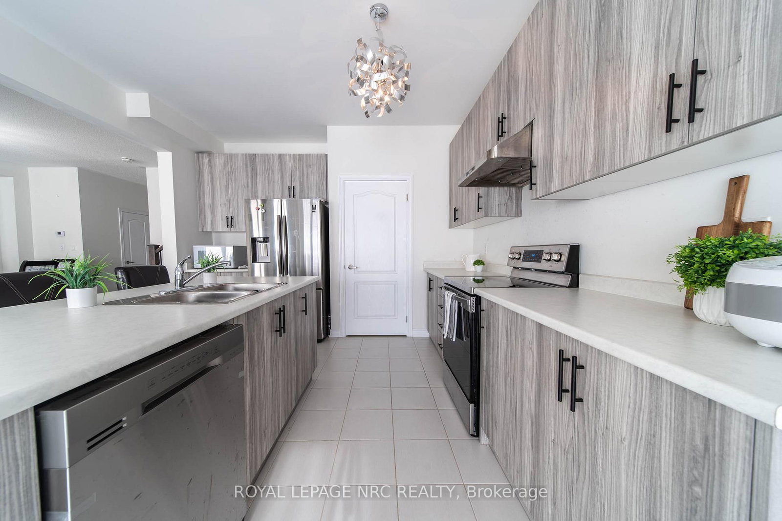 97 Tumblewood Place • Welland, ON photo 4