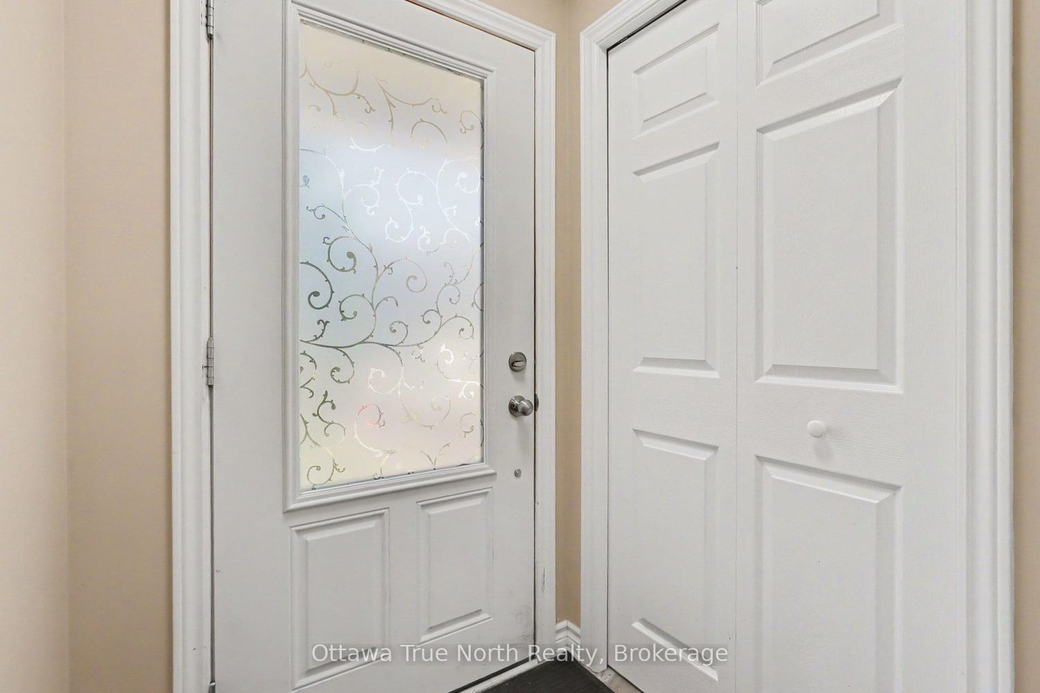 514 Stanley Brothers Street • Almonte, ON photo 4
