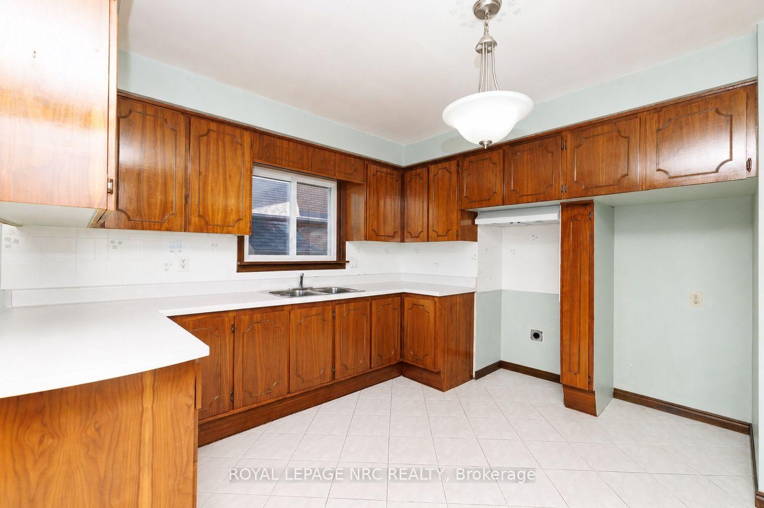 38 Rivercrest Road • Hamilton, ON photo 7