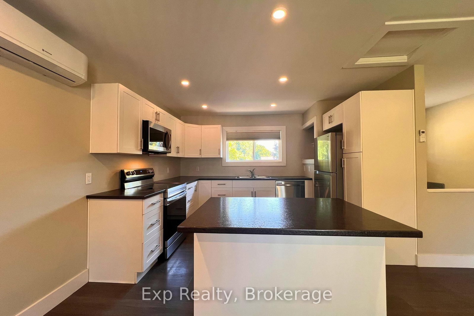 UNIT B - 20 Munro Avenue, Belleville 5