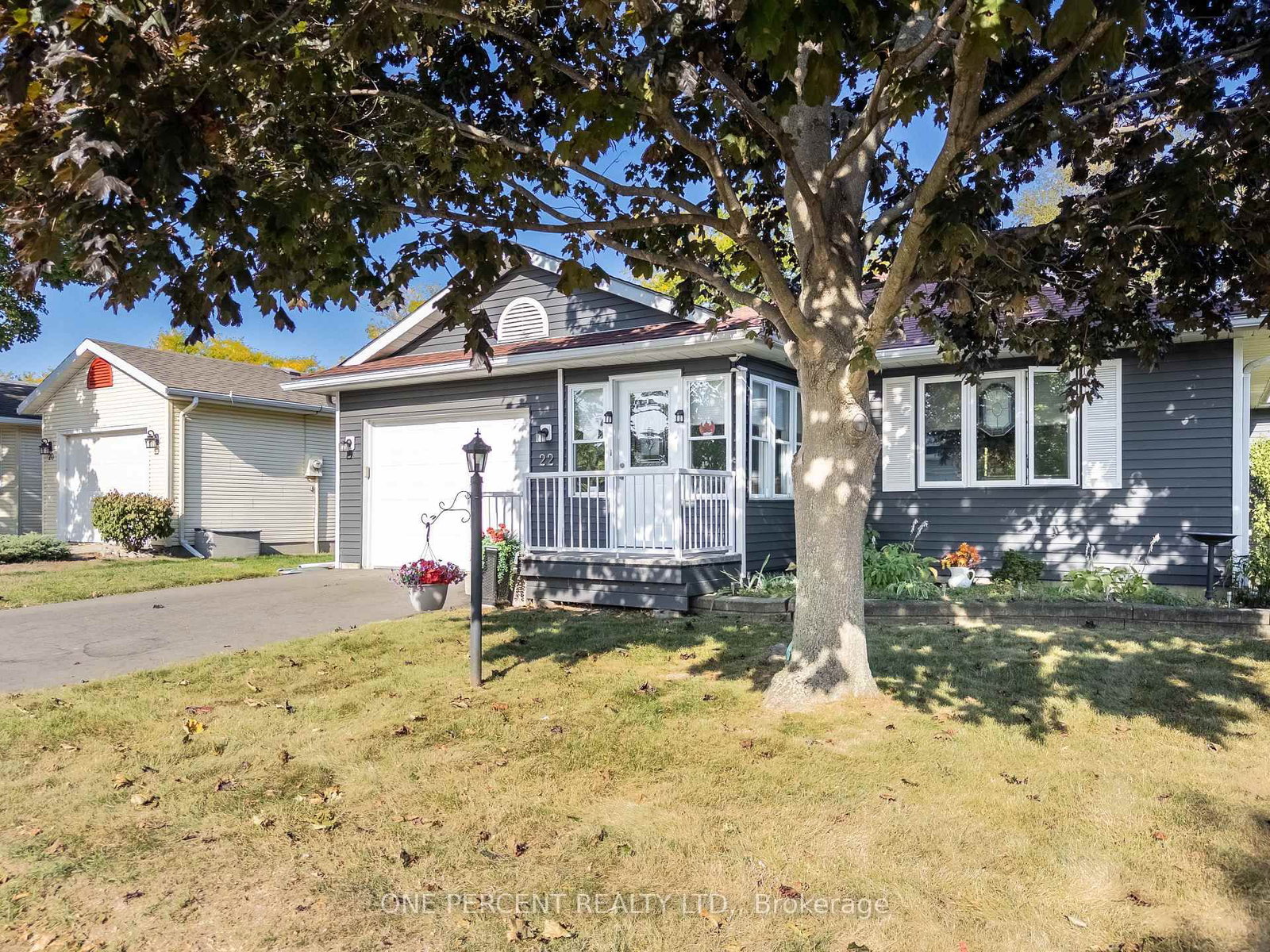 22 HERITAGE Drive • Prince Edward County, ON photo 3