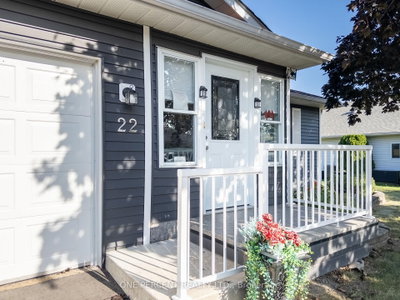 22 HERITAGE Drive • Prince Edward County, ON photo 4