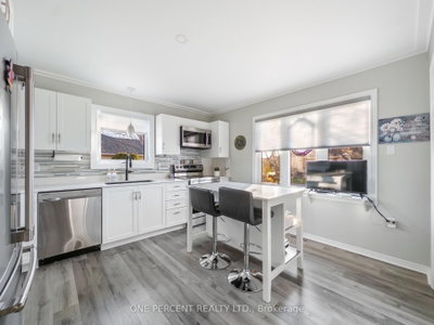 22 HERITAGE Drive • Prince Edward County, ON photo 7