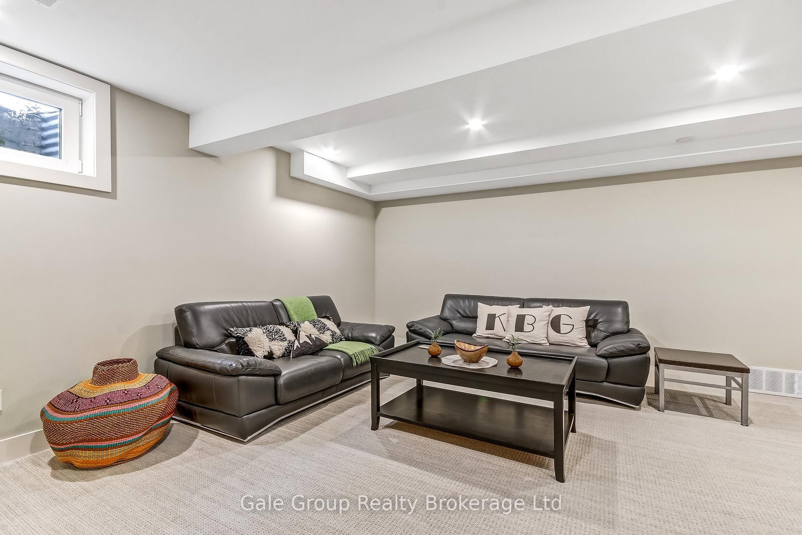 535 Nova Scotia Court • Woodstock, ON photo 16
