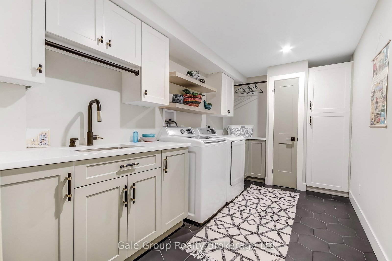535 Nova Scotia Court • Woodstock, ON photo 21