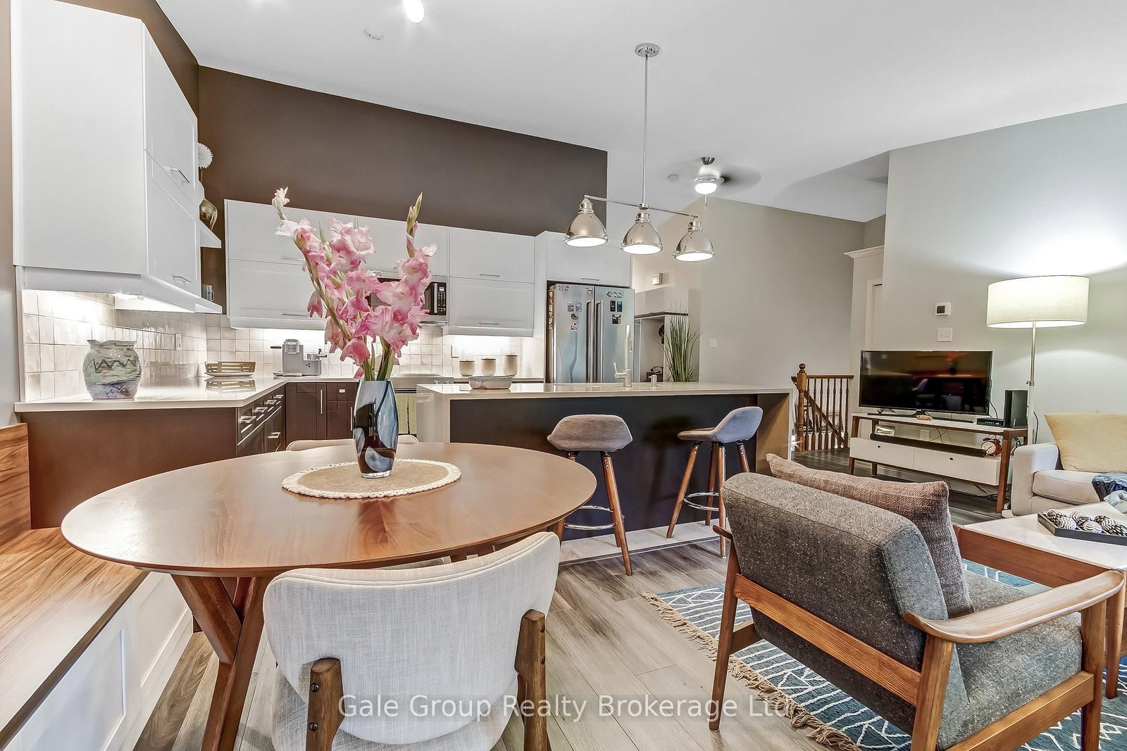 535 Nova Scotia Court • Woodstock, ON photo 5