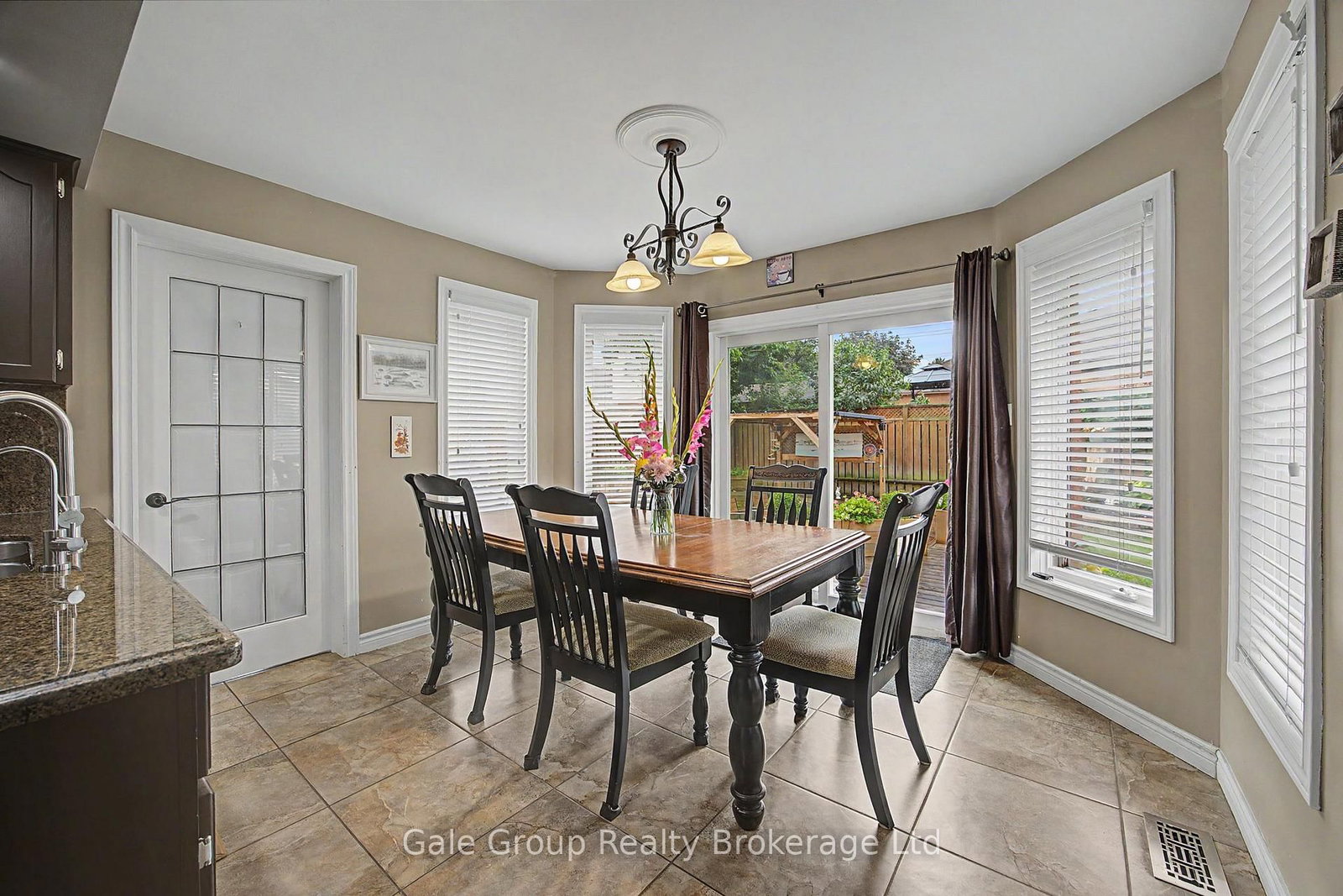 15 Ortona Street • Woodstock, ON photo 11