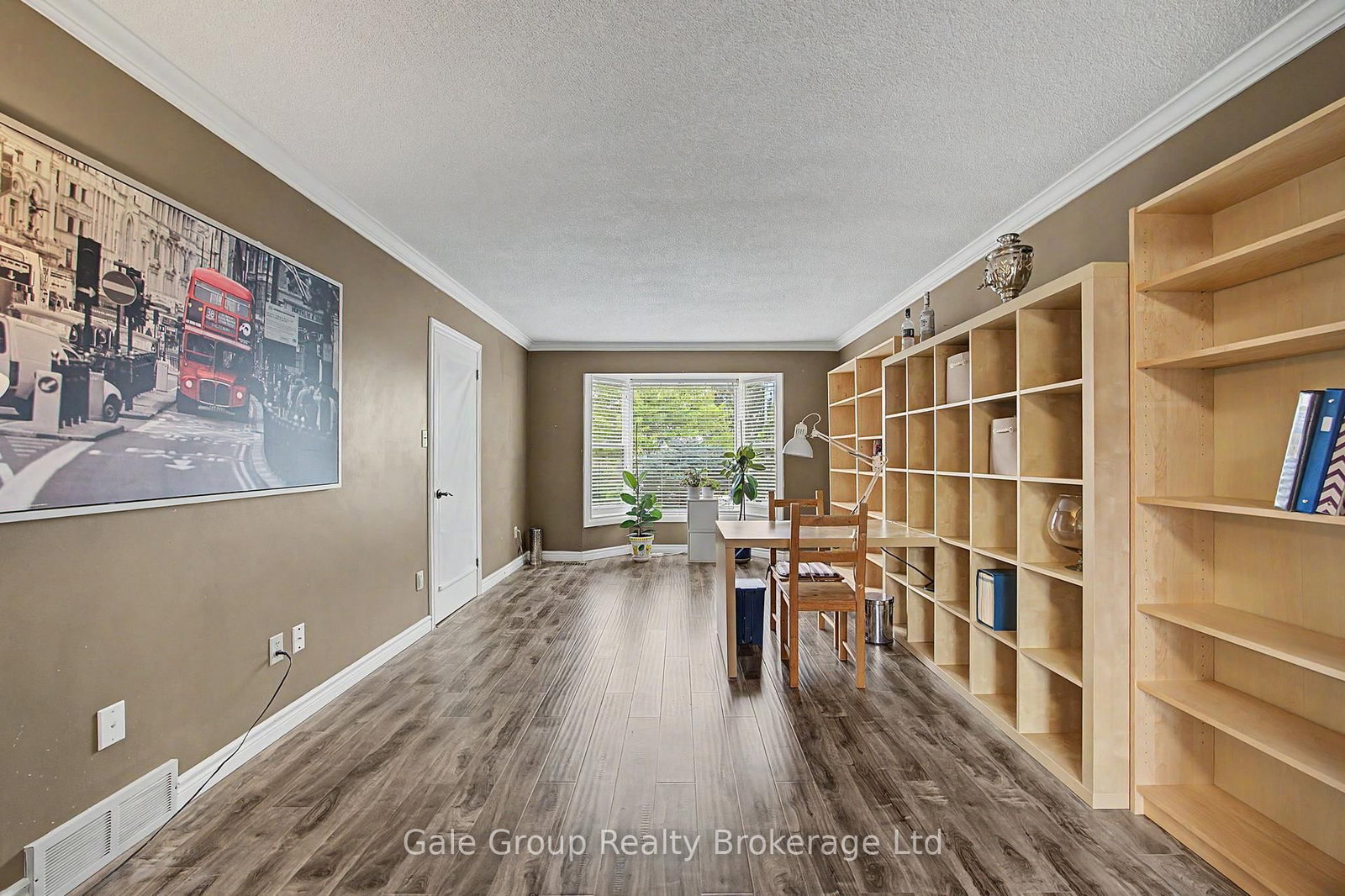 15 Ortona Street • Woodstock, ON photo 12