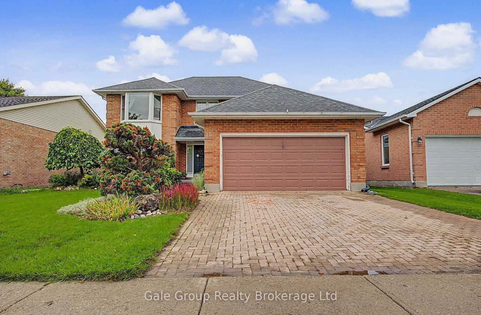 15 Ortona Street • Woodstock, ON photo 2