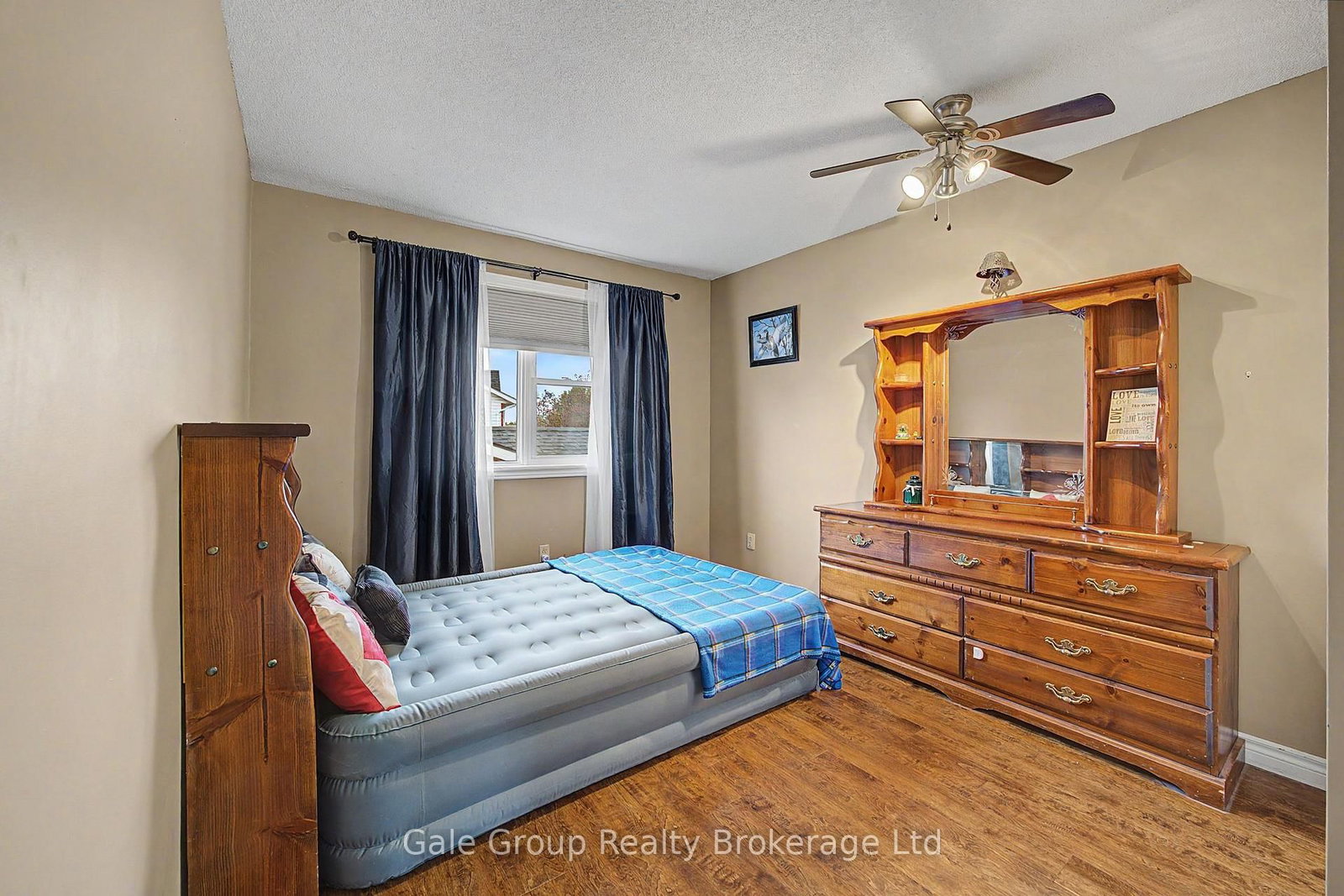 15 Ortona Street • Woodstock, ON photo 22
