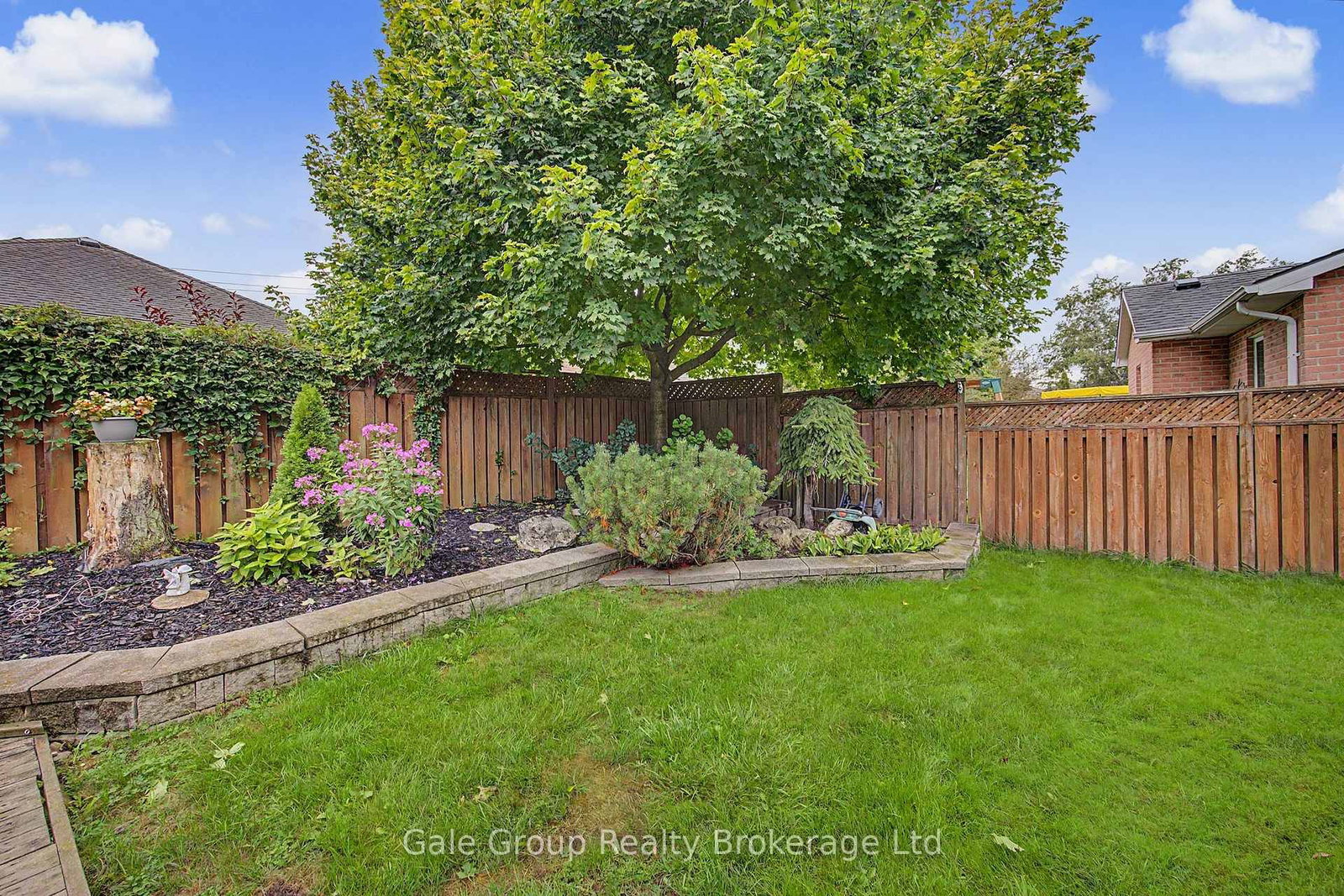 15 Ortona Street • Woodstock, ON photo 36