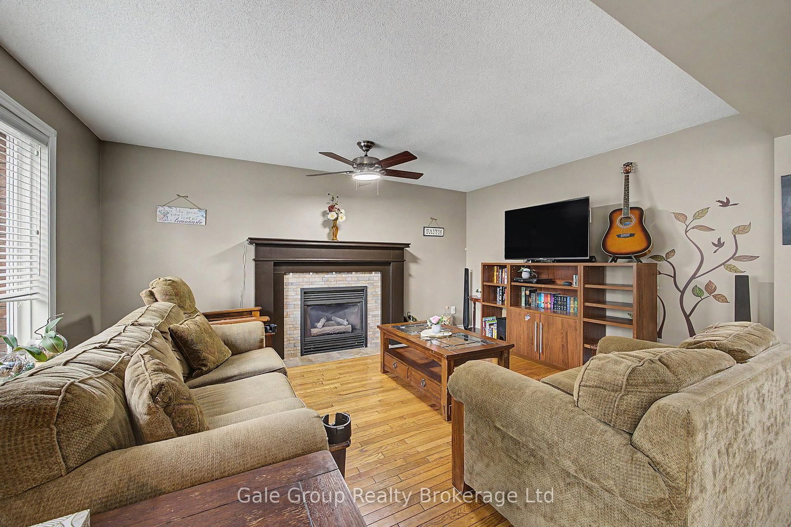 15 Ortona Street • Woodstock, ON photo 6