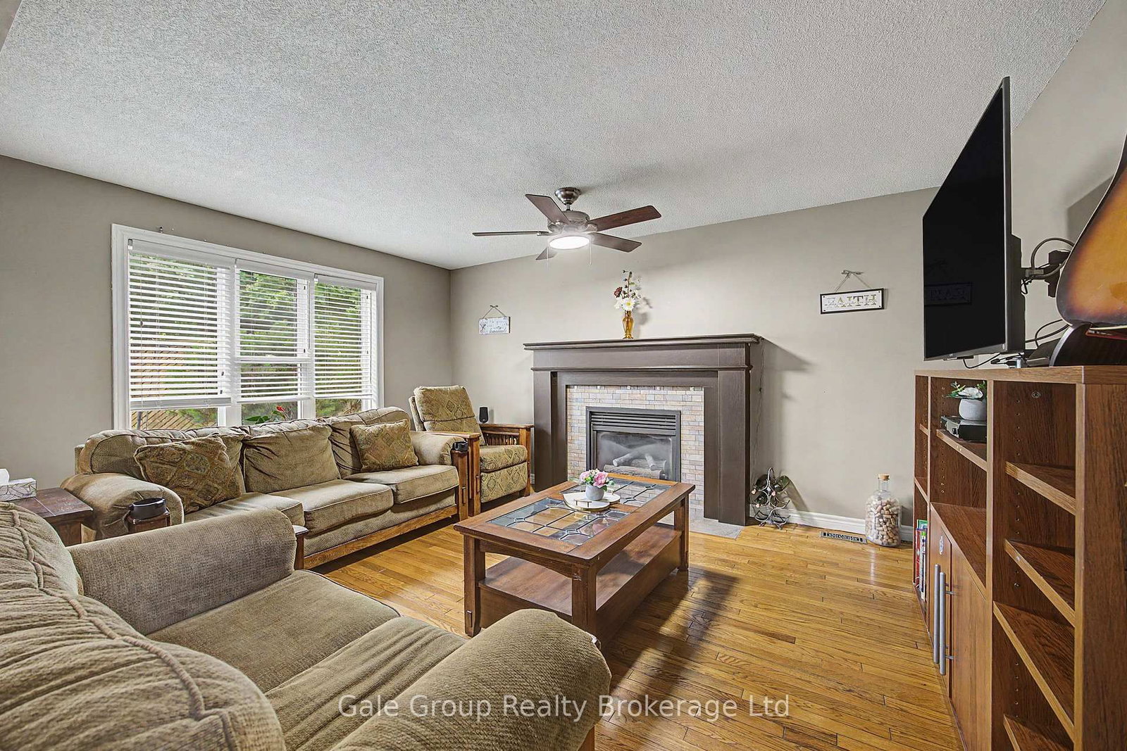 15 Ortona Street • Woodstock, ON photo 7