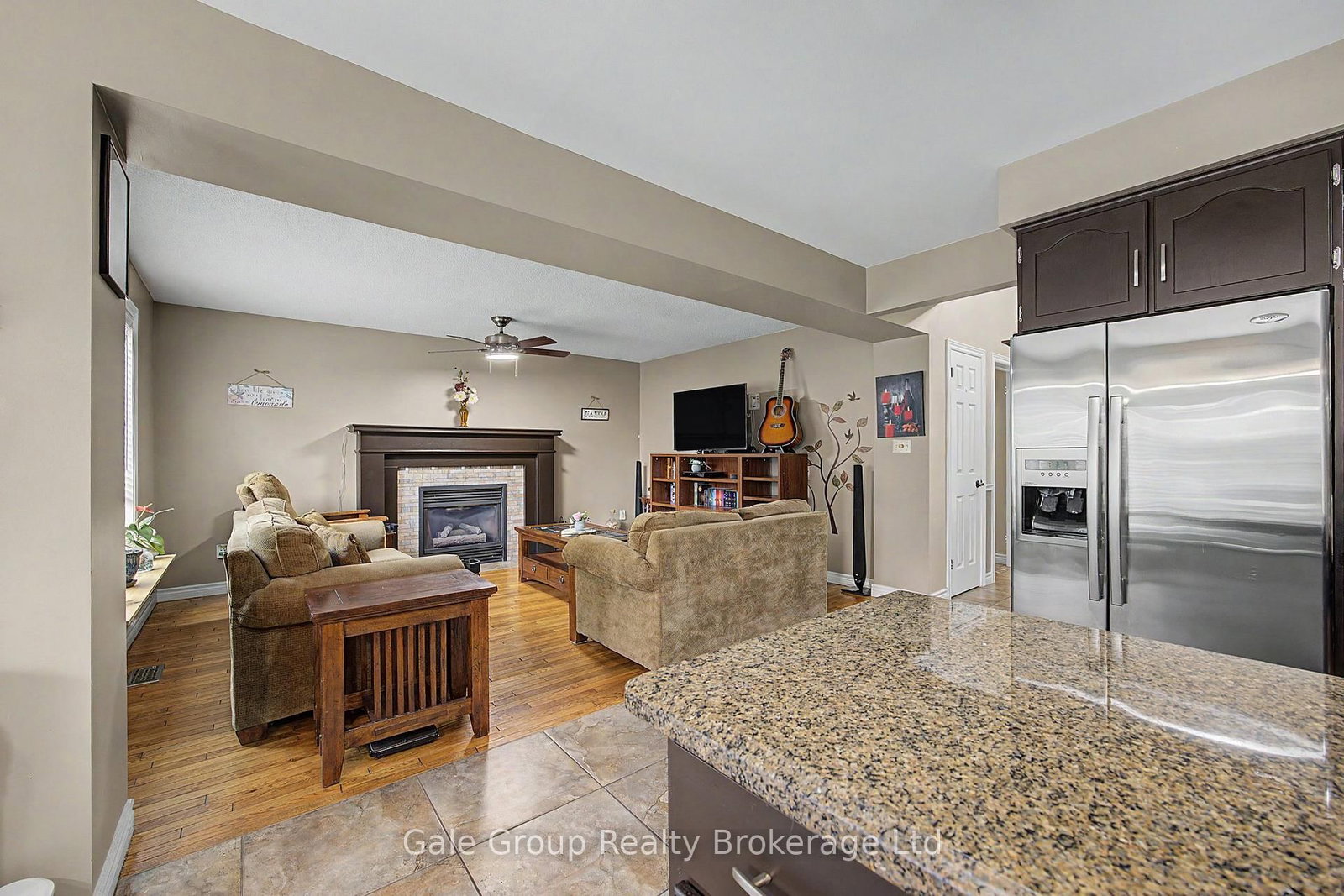 15 Ortona Street • Woodstock, ON photo 8