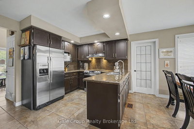 15 Ortona Street • Woodstock, ON photo 9