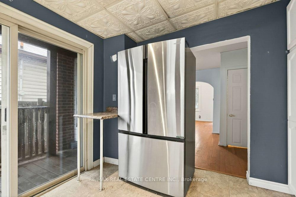 23 Frederick Avenue • Hamilton, ON photo 12