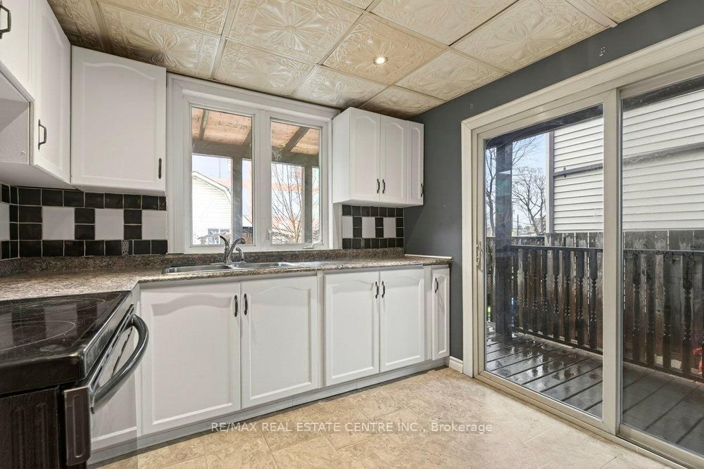 23 Frederick Avenue • Hamilton, ON photo 13