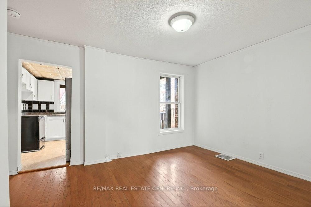 23 Frederick Avenue • Hamilton, ON photo 9