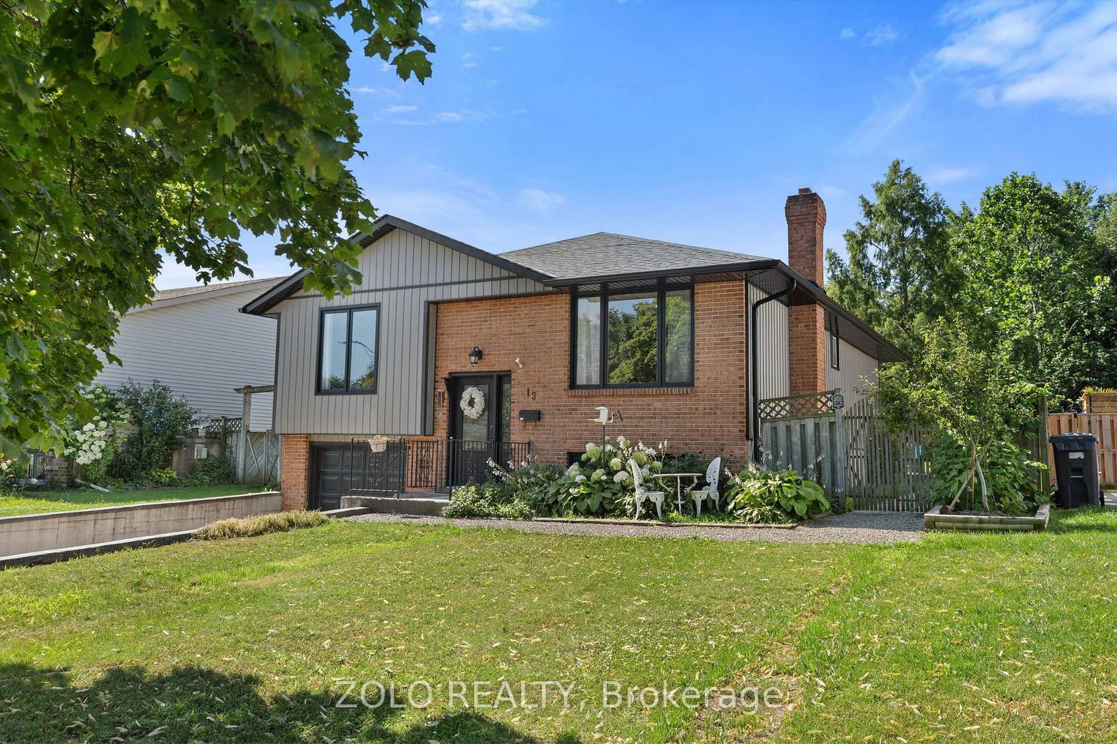 13 Cowan Drive • Thorold, ON photo 2