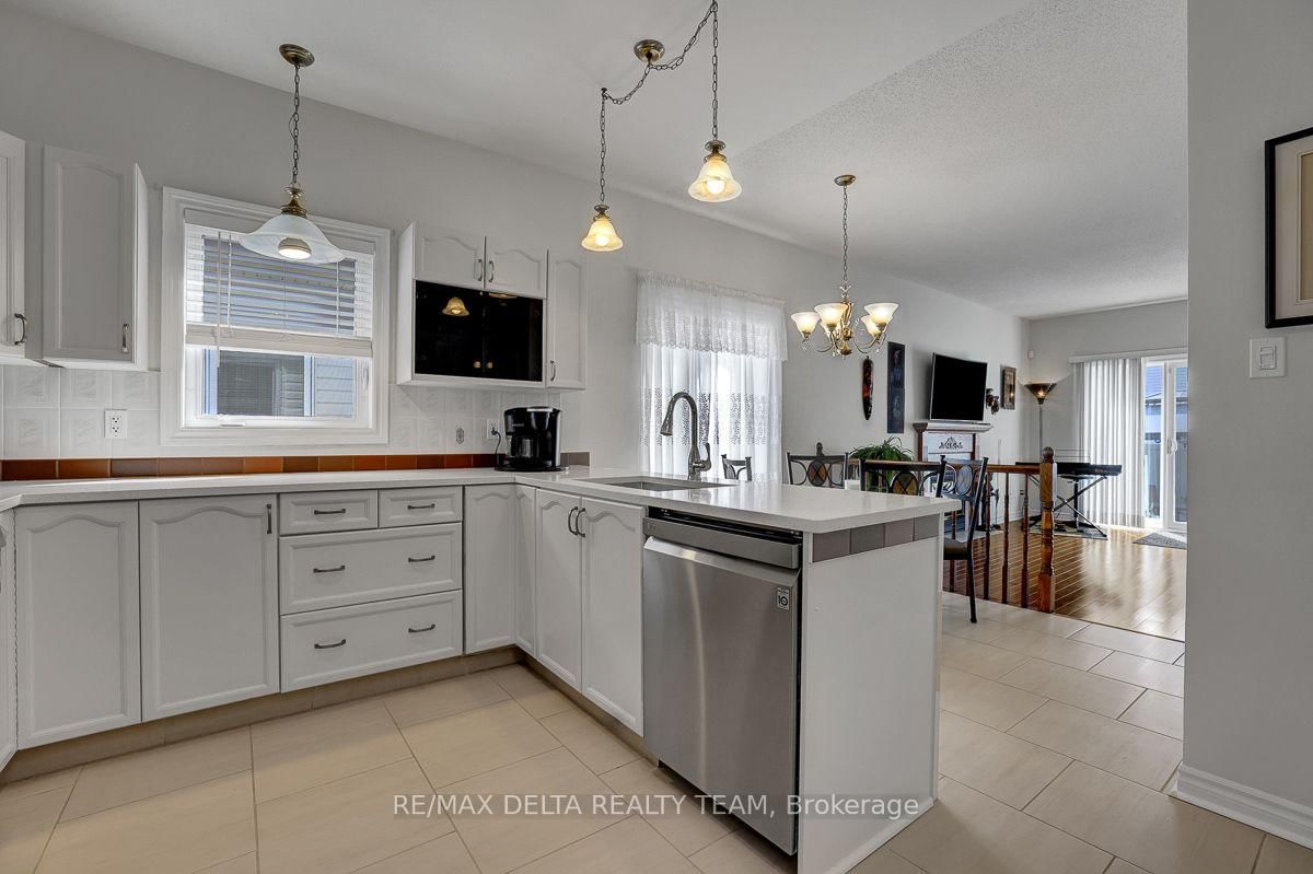 1032 Valin Street • Ottawa, ON photo 16