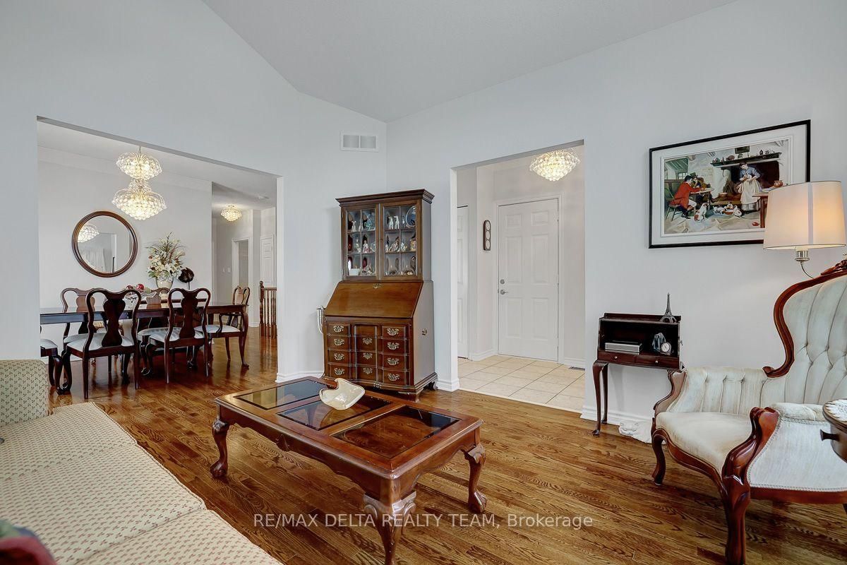 1032 Valin Street • Ottawa, ON photo 7